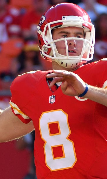 Hogan, Murray victimized by QB surplus as Chiefs reach roster limit